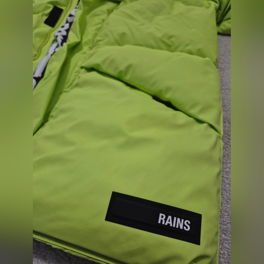 Rains Hooded Padded-Design Jacket, Medium - Picture 6 of 11
